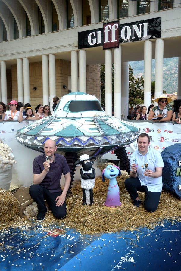 Giffoni Valle Piana, SA, Italië - 22 juli 2019 : Will Becher en Richard Phelan directeuren van: Shaun the Sheep : Farmageddon ` royalty-vrije stock fotografie Giffoni Valle Piana, SA, Italië - 22 juli 2019 : Will Becher en Richard Phelan directeuren van: Shaun the Sheep : Farmageddon ` royalty-vrije stock fotografie
