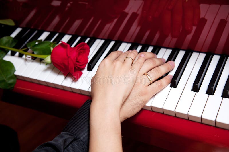 gift piano för parhänder fotografering för bildbyråer gift piano för parhänder fotografering för bildbyråer