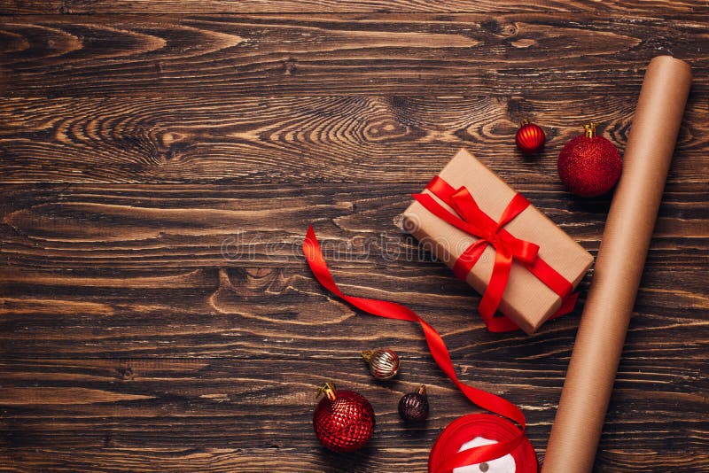 Gói quà cho Noel và năm mới là nhu cầu không thể thiếu của mỗi gia đình. Với các bộ sưu tập bao gồm nhiều loại quà tặng độc đáo và đa dạng, bạn có thể chọn lựa và sắp xếp cho phù hợp với mọi lứa tuổi và sở thích. Hãy thể hiện tình cảm chân thành của bạn trong mùa lễ hội này nhé!