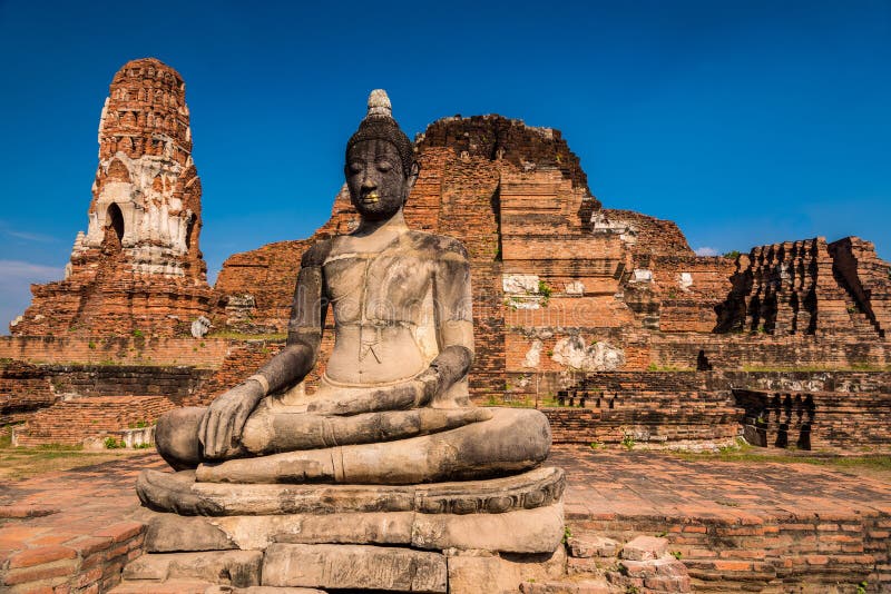 Gigante Buda en Ayuthaya foto de archivo libre de regalías Gigante Buda en Ayuthaya foto de archivo libre de regalías
