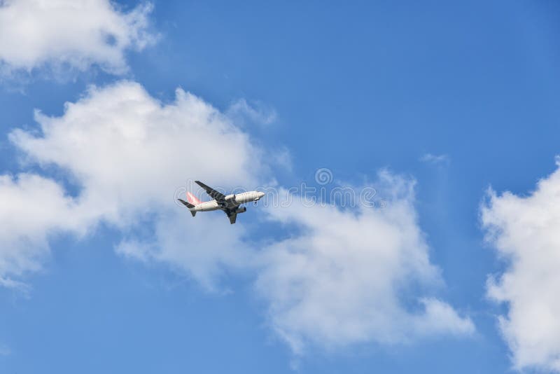GIMPO, COREA - 13 SETTEMBRE 2014: Aeroplano dell'aria di EASTAR vicino alla t fotografie stock libere da diritti GIMPO, COREA - 13 SETTEMBRE 2014: Aeroplano dell'aria di EASTAR vicino alla t fotografie stock libere da diritti