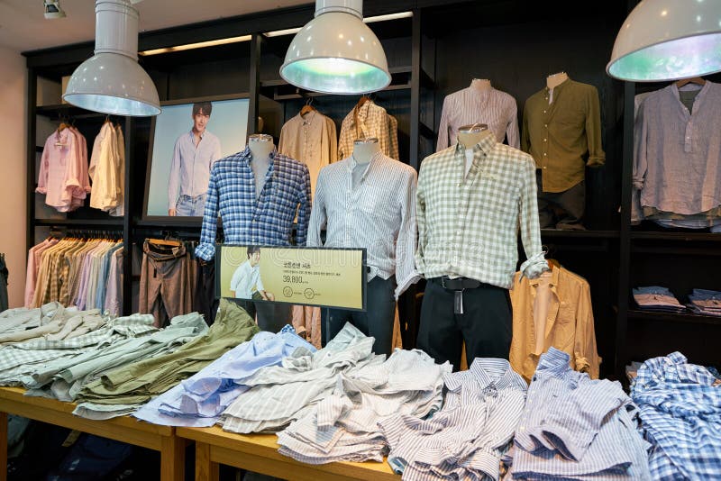 Giordano store in Seoul editorial stock photo. Image of retail - 105099853