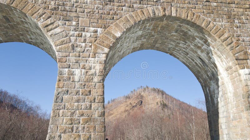 Giorno ferroviario di Circum-Baikal dell'arco in primavera Un viaggio al lago Baikal in Russia fotografia stock Giorno ferroviario di Circum-Baikal dell'arco in primavera Un viaggio al lago Baikal in Russia fotografia stock