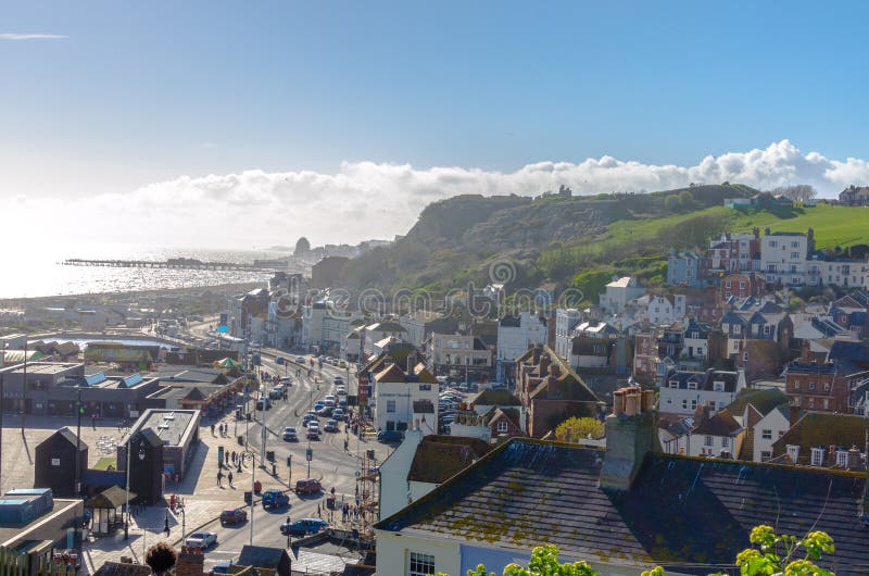 Giorno soleggiato nella città di Hastings in Sussex orientale, l'Inghilterra fotografia stock Giorno soleggiato nella città di Hastings in Sussex orientale, l'Inghilterra fotografia stock