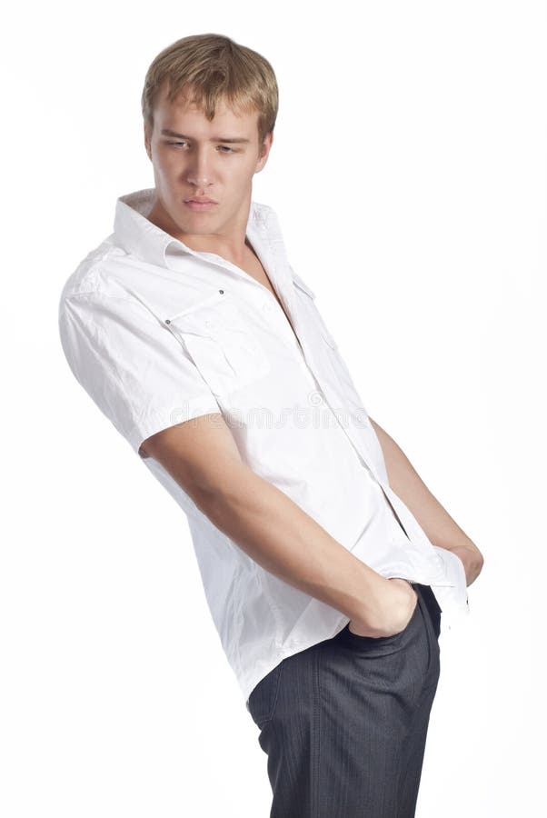 Giovane e bellissimo modello maschile con camicia bianca fotografia stock