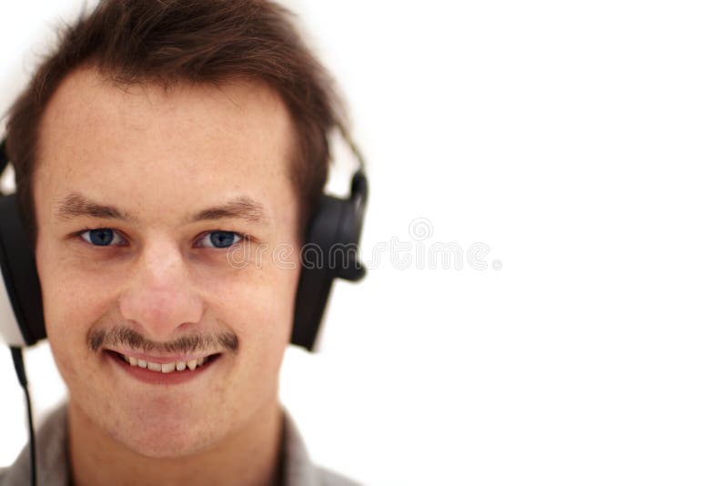 Giovane che ascolta musica immagini stock libere da diritti