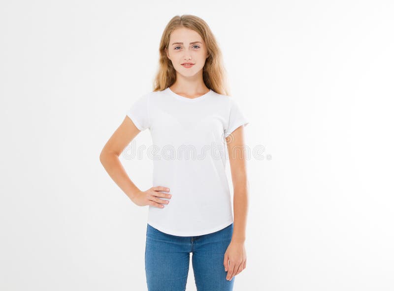 Giovane donna caucasica e europian, ragazza in maglietta bianca in bianco progettazione della maglietta e concetto della gente Vi immagini stock libere da diritti Giovane donna caucasica e europian, ragazza in maglietta bianca in bianco progettazione della maglietta e concetto della gente Vi immagini stock libere da diritti