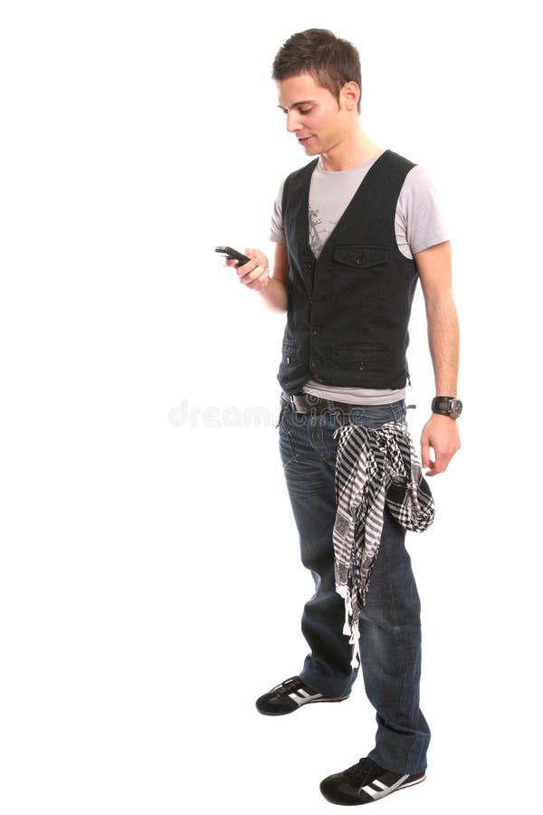 Giovane ragazzo bello che invita cellulare fotografia stock