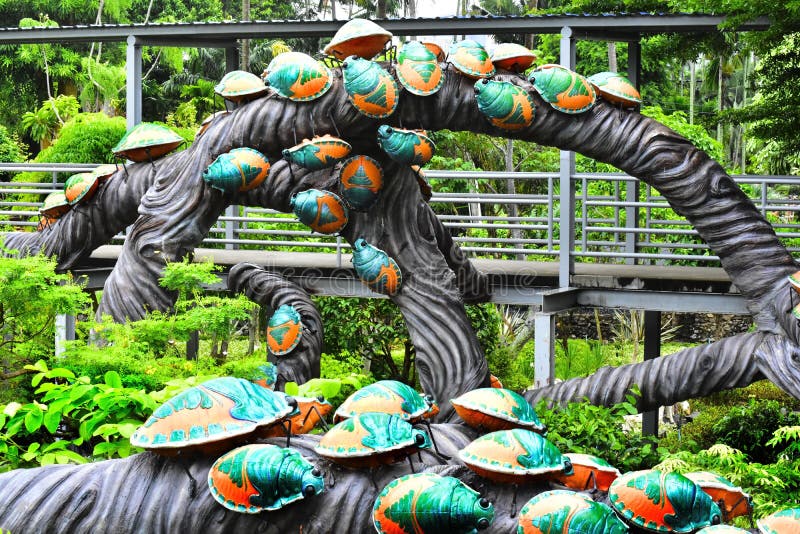 Gipspleister, dieren en insecten Vele soorten die diverse dierlijke beelden in het park imiteren, stock foto Gipspleister, dieren en insecten Vele soorten die diverse dierlijke beelden in het park imiteren, stock foto