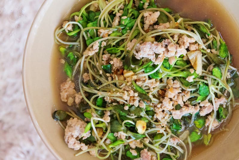 Girasol joven delicioso frito fotos de archivo libres de regalías