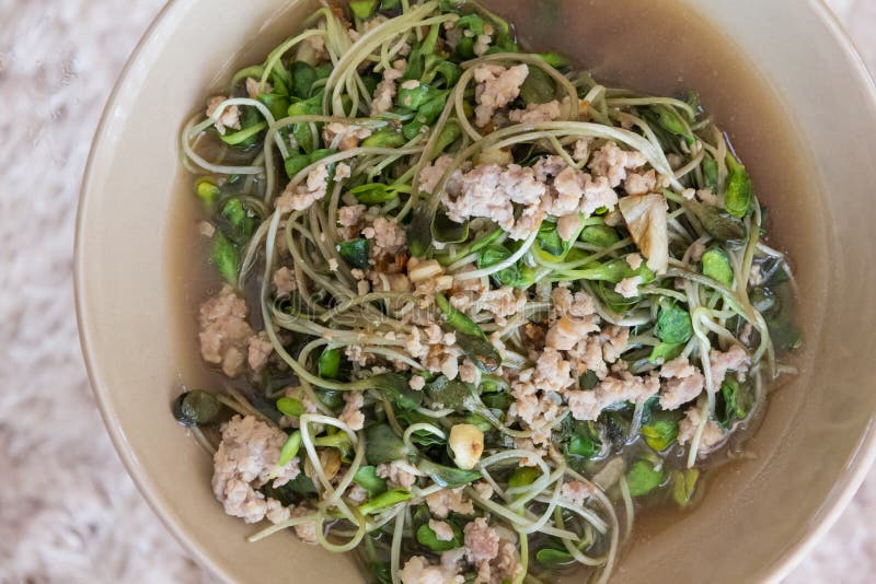 Girasol joven delicioso frito fotos de archivo libres de regalías