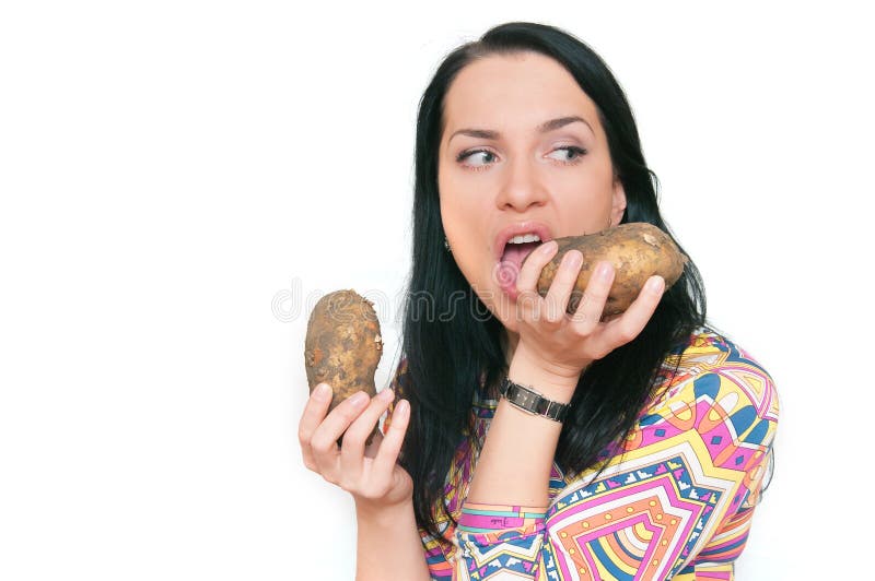 girl-crude-potato-hands-11388484.jpg