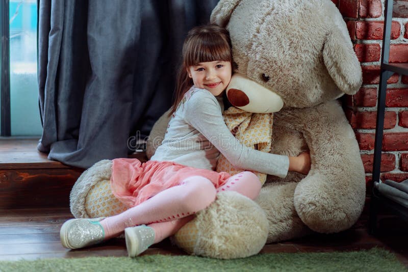 Giant teddy bear girl hi-res stock photography and images - Page 2 - Alamy
