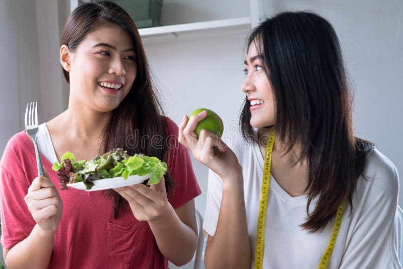 Girl Eats Out Friend