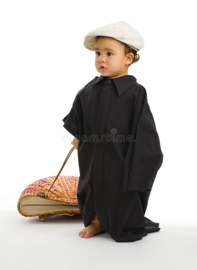 Girl with huge shirt, bag and hat