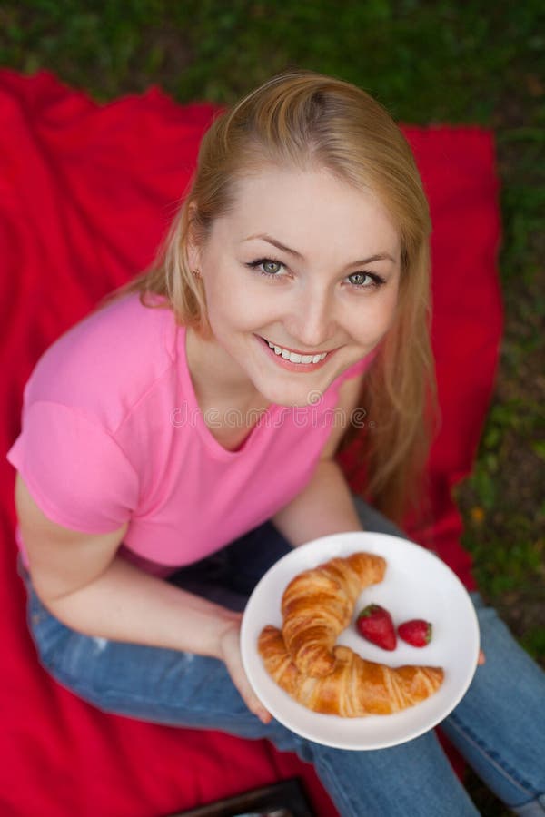 Girl Outdoor In The Park Having Picnic On The Grass Stock Image Image Of Bread Blonde 41942639