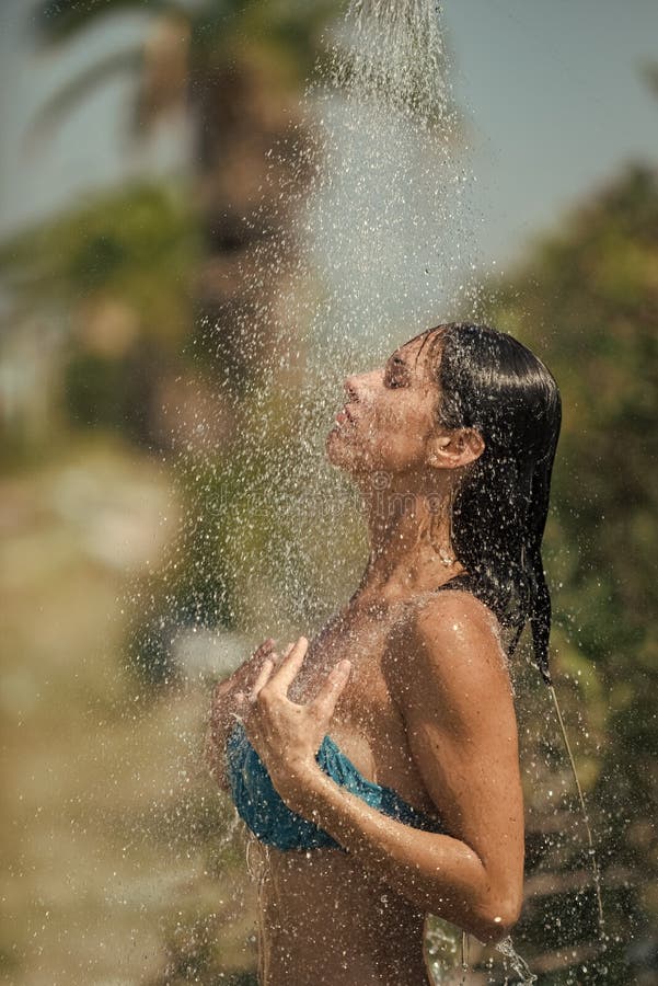 Sexy Indian teen in shower