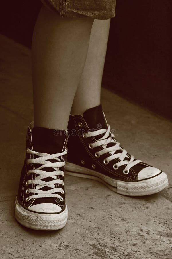 girl in converse