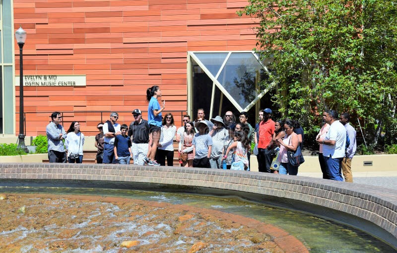 Giro della città universitaria del UCLA immagini stock libere da diritti Giro della città universitaria del UCLA immagini stock libere da diritti