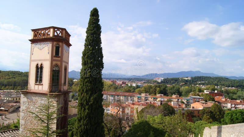 Girona, Ισπανία, εικόνες της πόλης. Girona Ισπανία Φωτογραφίες της πόλης, της αρχιτεκτονικής και των εικονικών παραστάσεων πόλης Ευρώπη
