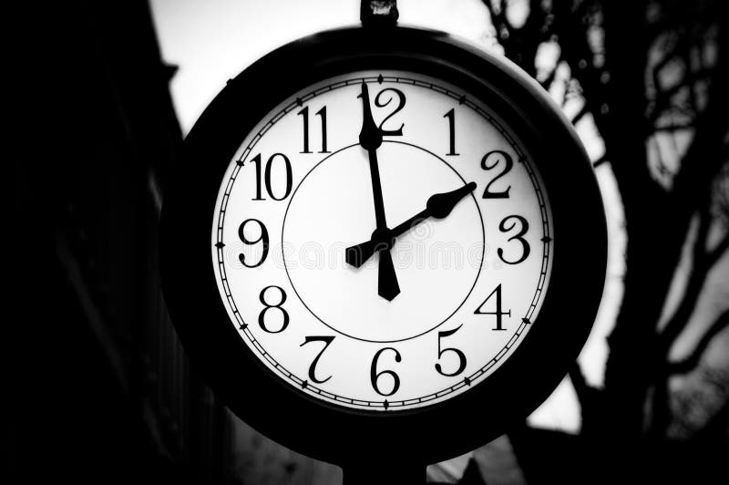 Час ночи на часах. Часы два часа. 2 Часа ночи часы. Часы два часа ночи