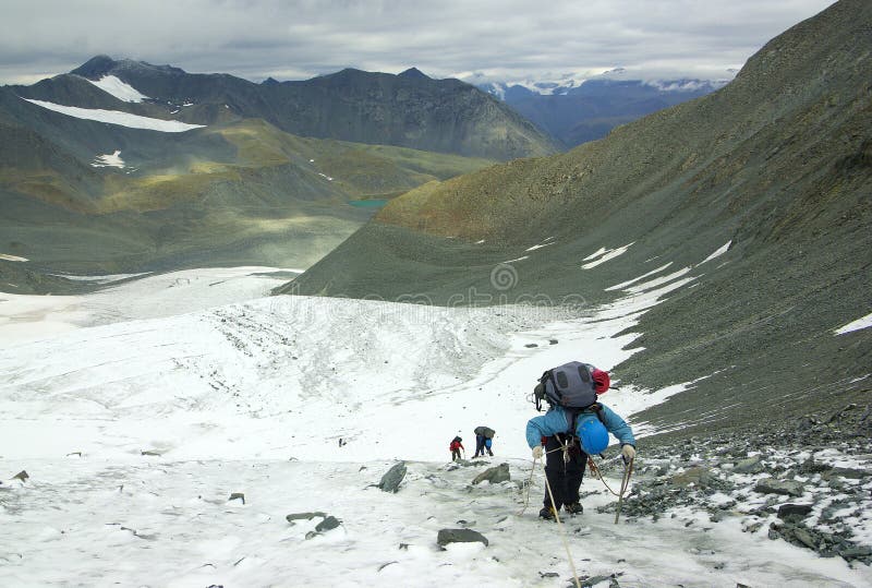 Glacier climbers team