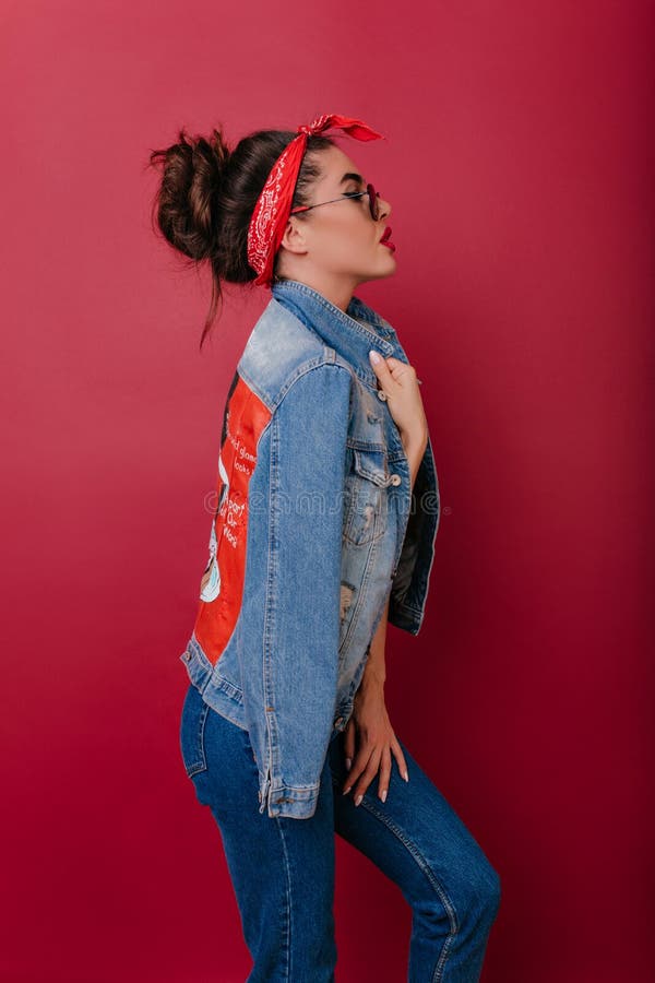 Glad Lady in Casual Jeans Outfit Standing in Confident Pose during