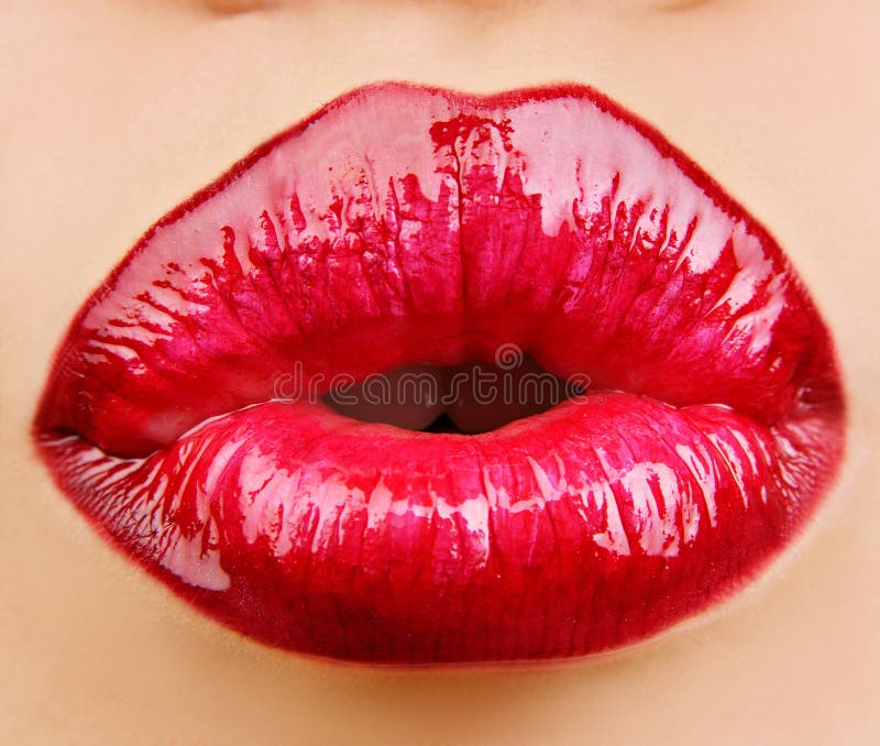 Glam rote Glanzlippen. lizenzfreie stockfotografie Glam rote Glanzlippen. lizenzfreie stockfotografie