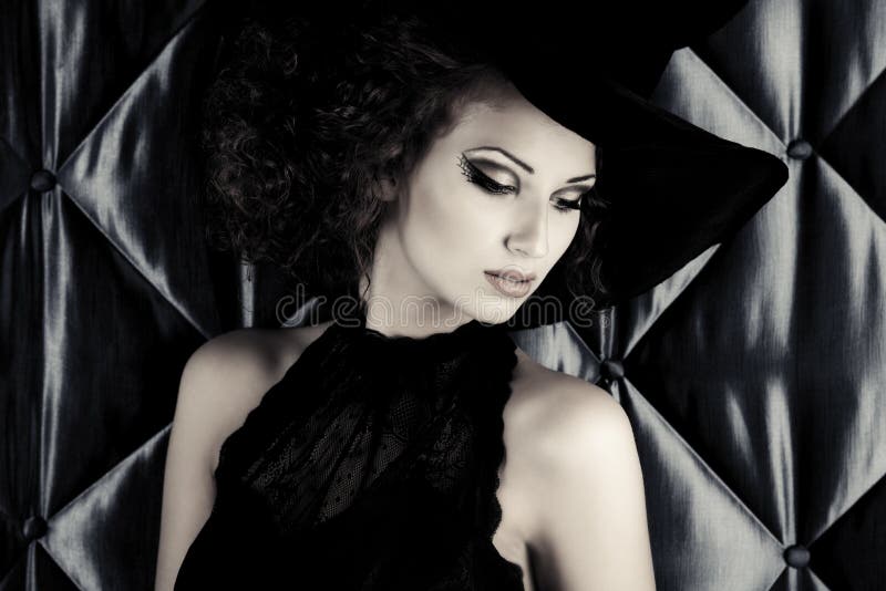 Glamorous Witch Glamorous Witch