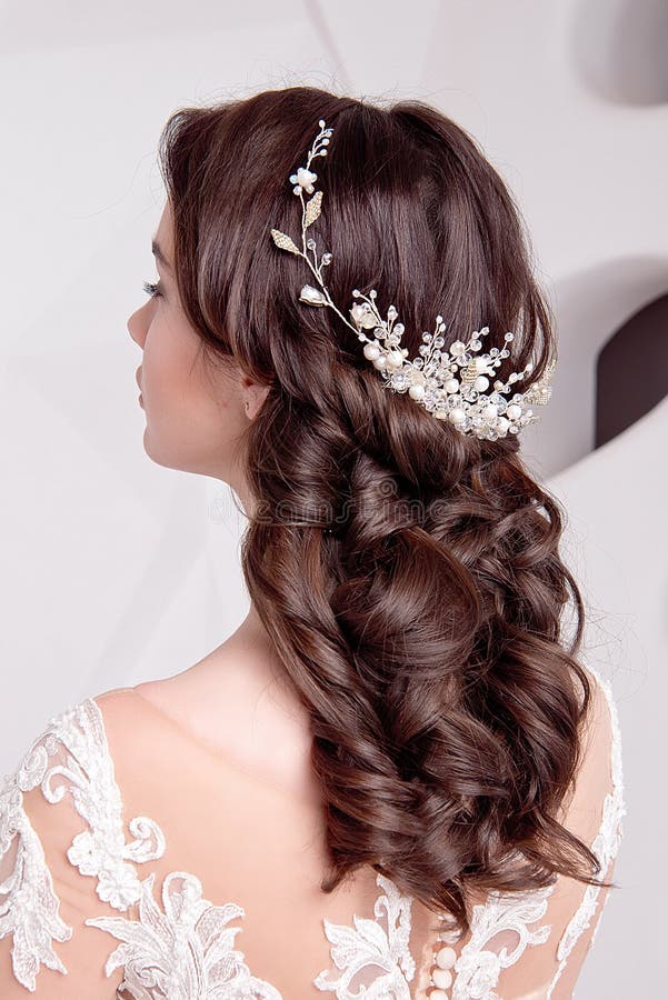 Female Elegant Wedding Hairstyle for the Wedding, Unrecognizable Rear View. Stock Image - Image of makeup, hairstyle: 115085179 Female Elegant Wedding Hairstyle for the Wedding, Unrecognizable Rear View. Stock Image - Image of makeup, hairstyle: 115085179