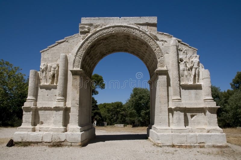 Glanum - Άγιος-Remy-de-Προβηγκία: Το θριαμβευτικό τόξο στοκ φωτογραφία Glanum - Άγιος-Remy-de-Προβηγκία: Το θριαμβευτικό τόξο στοκ φωτογραφία