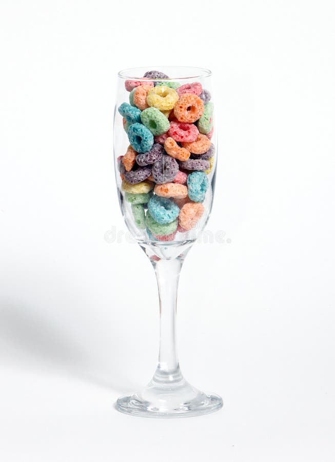 Glas van fruitige O's royalty-vrije stock fotografie Glas van fruitige O's royalty-vrije stock fotografie