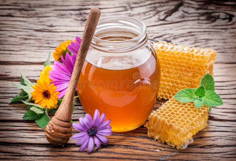 Glas Voll Frischer Honig Und Bienenwaben Stockfoto Bild Von Organisch Bienenwachs 74228618