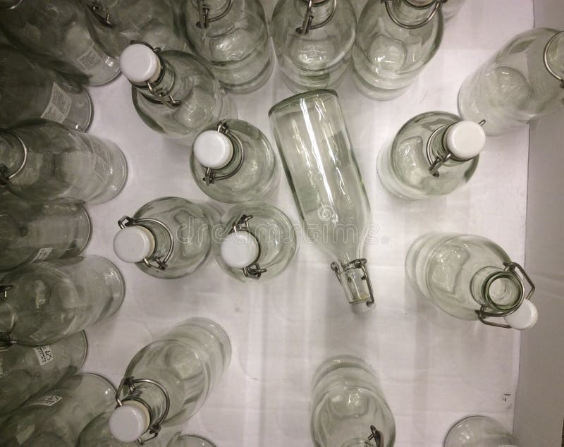 Glasflaschen In Ikea Shop Moskau Redaktionelles Stockfotografie Bild Von Shop Glasflaschen 101660807