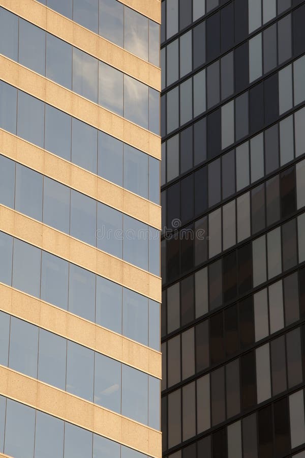 Glass fönster för fasad av två som bygger (Toronto, Kanada) fotografering för bildbyråer Glass fönster för fasad av två som bygger (Toronto, Kanada) fotografering för bildbyråer