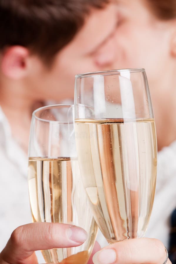 Glazen Champagne Tegen Minnaars Stock Foto Image of zoet, glas 11296952