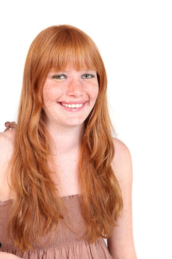 Glimlachende Jonge Vrouw met Lang Rood Haar stock afbeeldingen Glimlachende Jonge Vrouw met Lang Rood Haar stock afbeeldingen