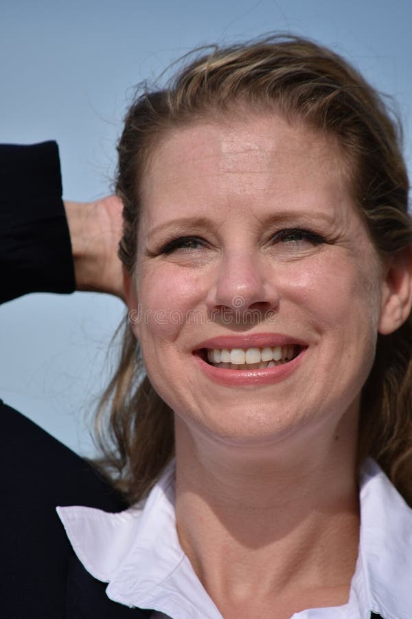 Glimlachende Volwassen Bedrijfsvrouw stock foto Glimlachende Volwassen Bedrijfsvrouw stock foto