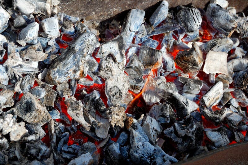 Glödheta kol av brand arkivfoton Glödheta kol av brand arkivfoton
