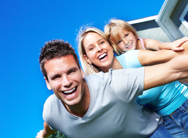 Glückliche Familie. lizenzfreies stockbild Glückliche Familie. lizenzfreies stockbild
