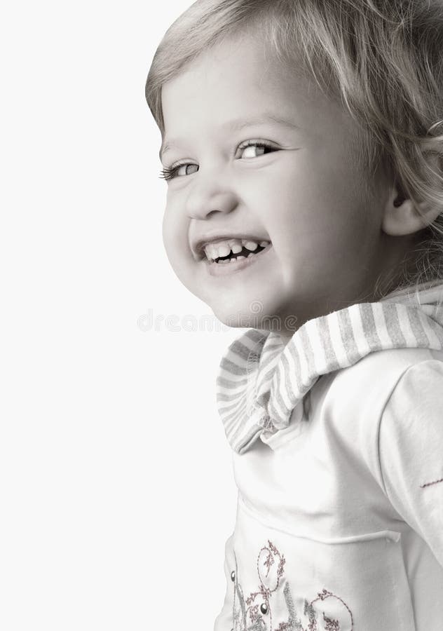 Glückliche Nahaufnahme des kleinen Mädchens des smiley stockbild Glückliche Nahaufnahme des kleinen Mädchens des smiley stockbild