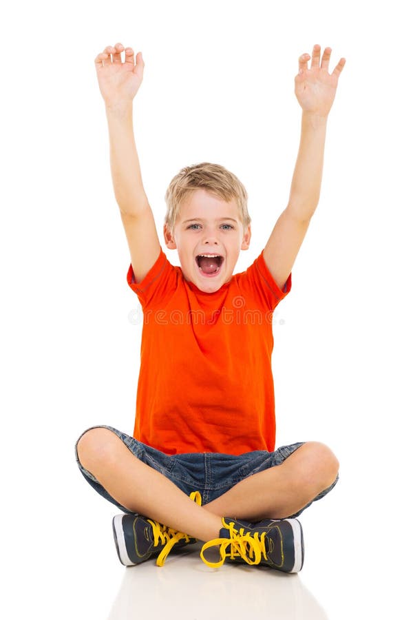 Glücklicher kleiner Junge lizenzfreie stockfotos