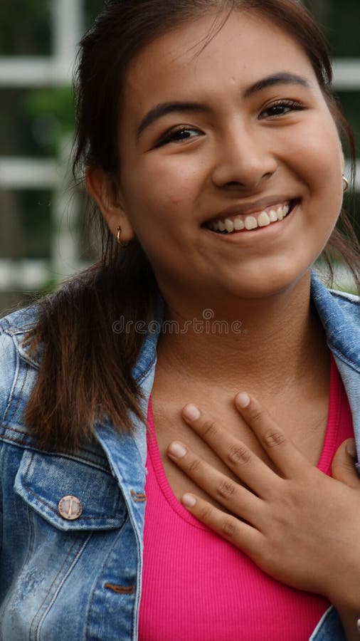 Glückliches jugendlich Mädchen stockbilder Glückliches jugendlich Mädchen stockbilder
