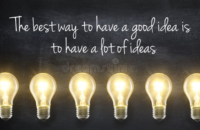 Glühlampe mit Ideenzitat stockfotos Glühlampe mit Ideenzitat stockfotos