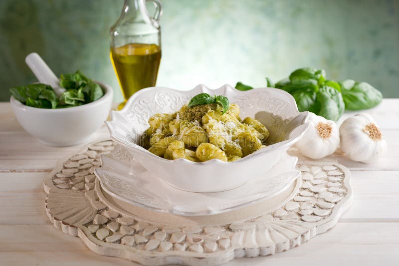Gnocchi pesto obrazy royalty free