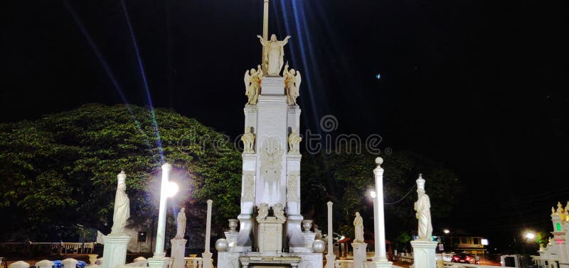 Goa, statua, Gesù, preghiera, foto di notte fotografia stock libera da diritti Goa, statua, Gesù, preghiera, foto di notte fotografia stock libera da diritti