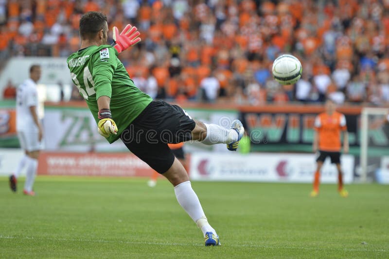 Steaua bucuresti goalkeeper hi-res stock photography and images