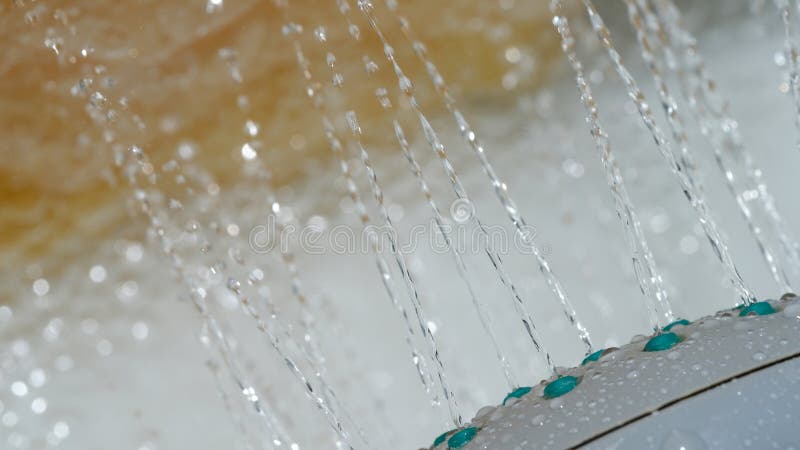 Goccioline d'acqua nella fontana del parco immagini stock libere da diritti