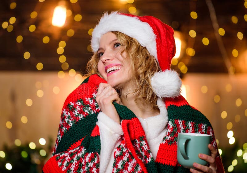 God morgon xmas-stämning Kakao för kvinnor flickvän - mjölkkopp lyckligt nytt år jul hård arkivfoto