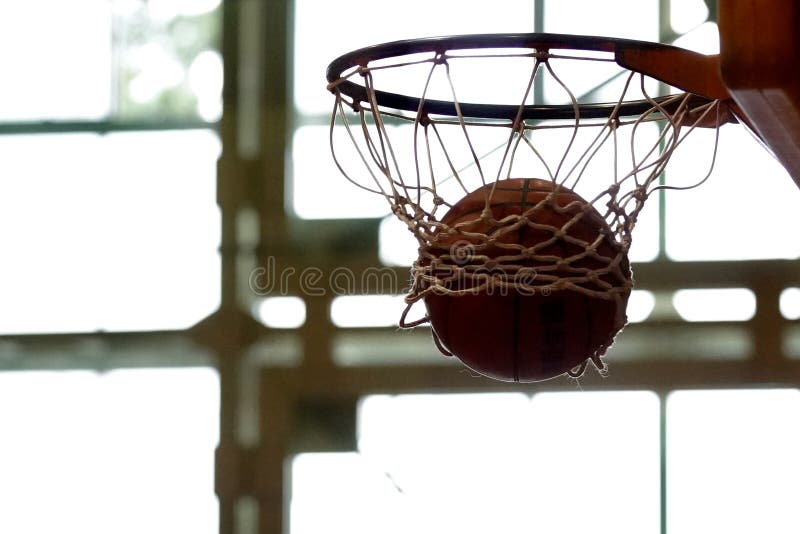 Batedor De Zumbido Escrito Em Uma Bola De Basquete Laranja Imagem